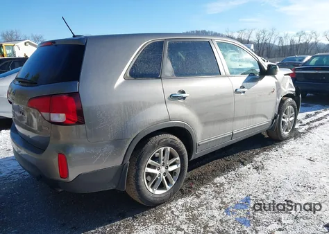 2015 Kia Sorento Lx z USA, uszkodzony, nr VIN 5XYKT3A6XFG654737